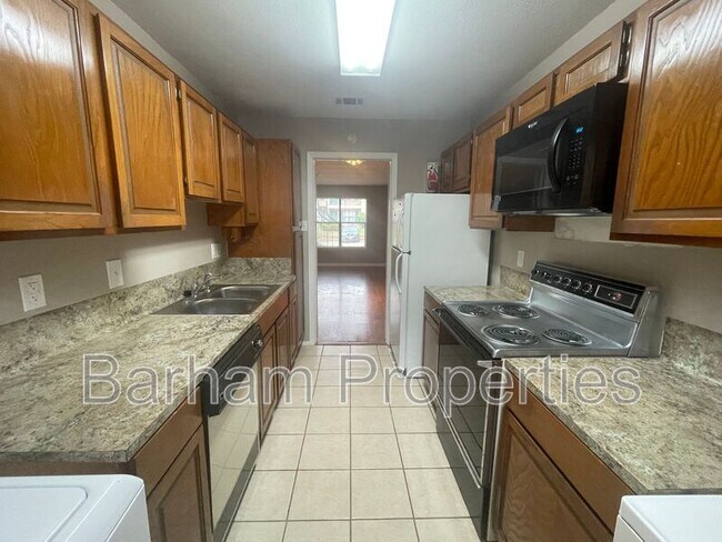 Building Photo - 4133 NE Stallings Dr