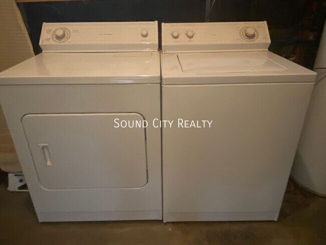 Building Photo - 265 Sunrise Ave