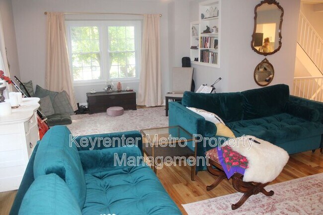 Building Photo - 201 Castleton Terrace