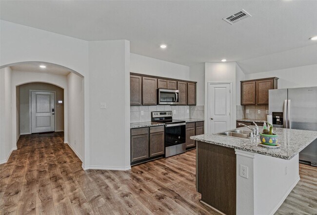 Building Photo - 803 Rustic Way