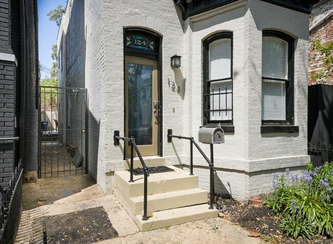 Building Photo - 401 Constitution Ave NE