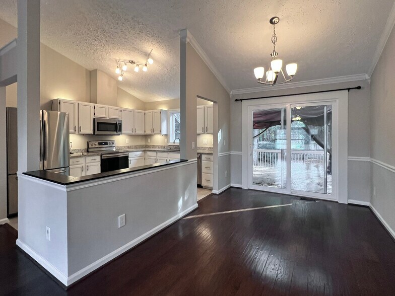 Building Photo - 109 Carmel Woods Ct