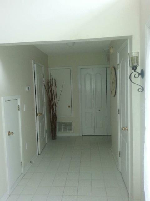 Building Photo - 880 Brande Ct