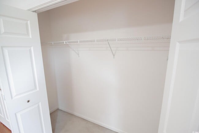 Building Photo - 9490 Leeds Cir