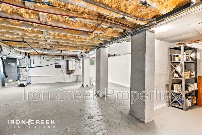 Building Photo - 42 Westover Dr