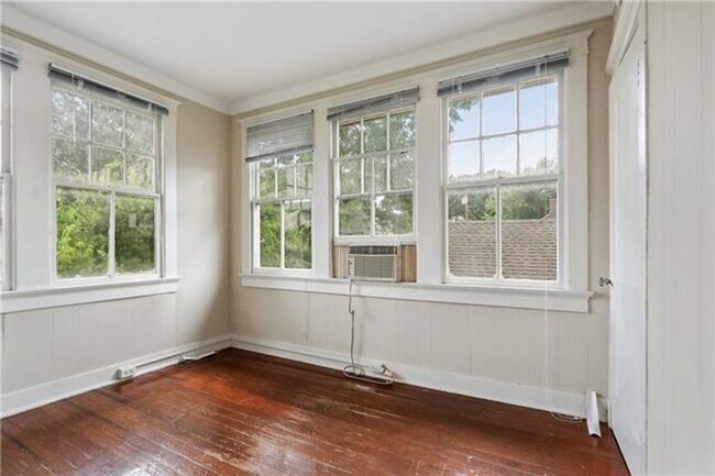 Building Photo - fst2315