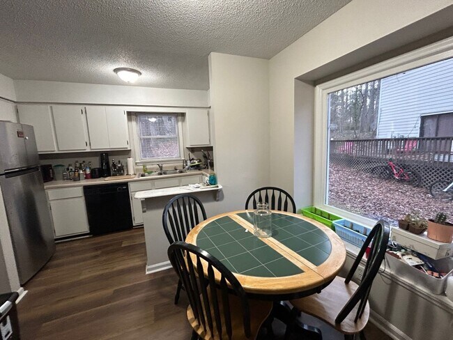 Building Photo - Spacious 3BD/2BA townhome near NCSU available in August 2026!