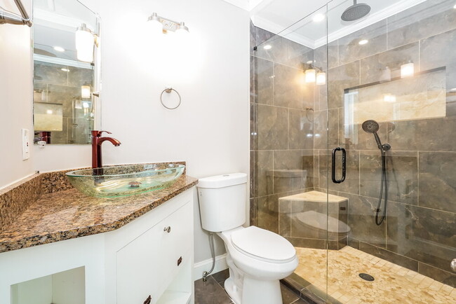 Building Photo - 100 Dakota Ct