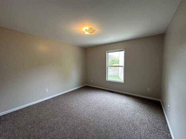 Building Photo - 3105 W Michigan - 6 Bed/3 Bath Townhouse Near WMU