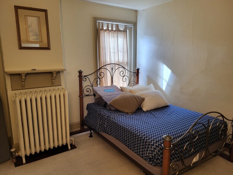 Building Photo - 411 E Montgomery Ave