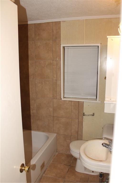 Building Photo - 2305 Hillwood Dr E