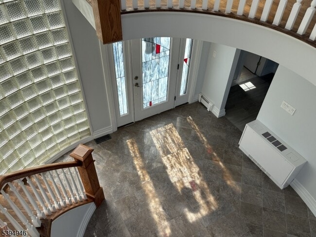 Building Photo - 4 Vista Ln