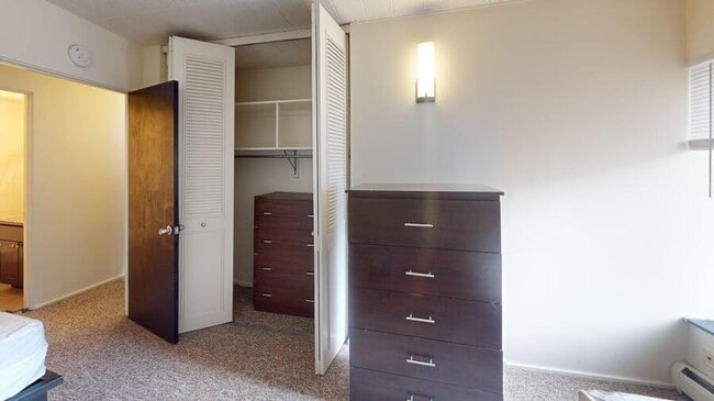 Building Photo - 912 S Forest Ave