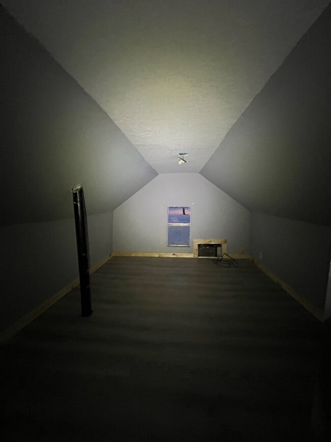 Building Photo - 501 E Ave G