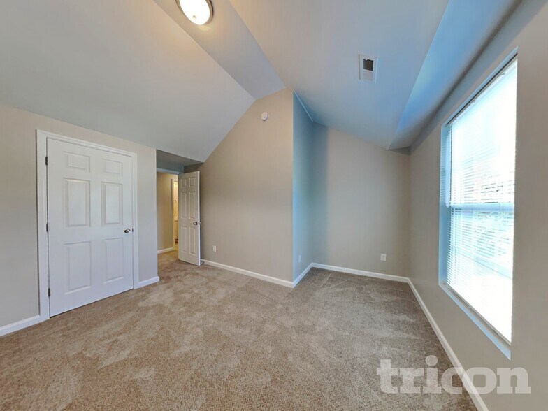 Building Photo - 3615 Cyrus St