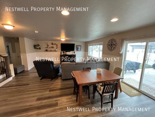 Building Photo - 1508 Waterfront Dr