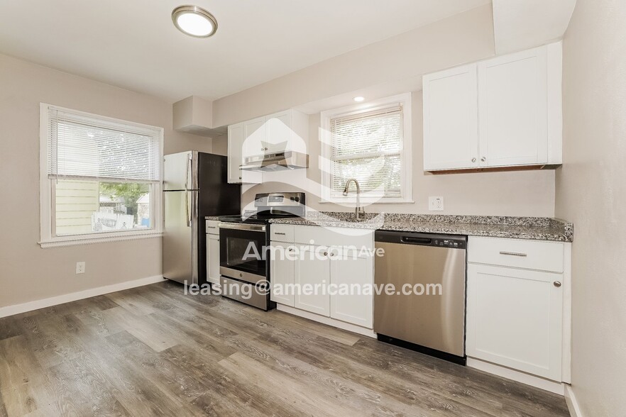 Building Photo - 1276 Crestview Ave