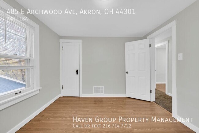Building Photo - 485 E Archwood Ave