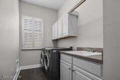 Building Photo - 235 Vale Dr