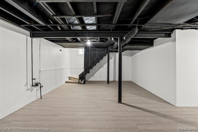 Building Photo - 20558 Oakfield Ave