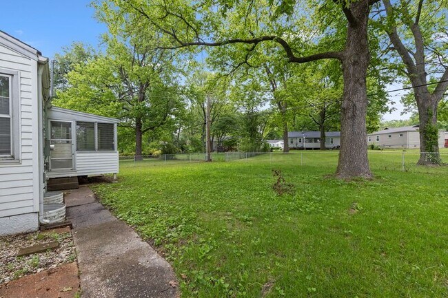 Building Photo - 10514 Anson Dr