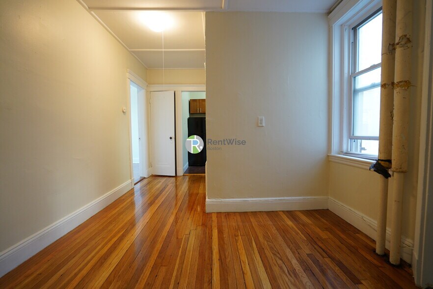Building Photo - 1185 Boylston St