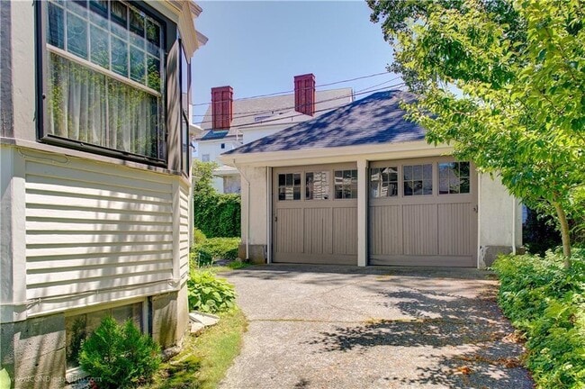 Building Photo - 9 Whitfield Pl