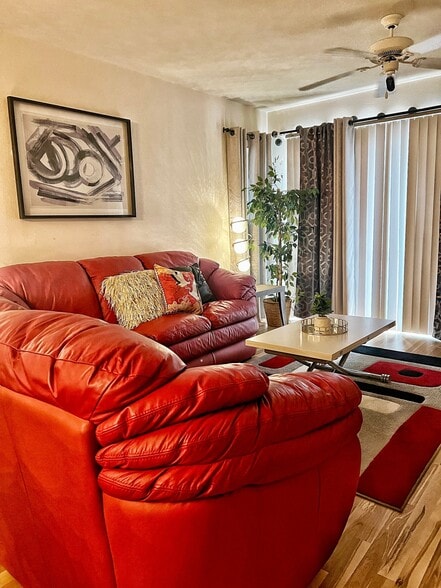 Building Photo - 4420 Eaves Ln