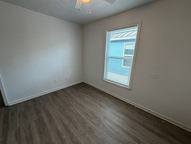 Building Photo - 9123 Laird St