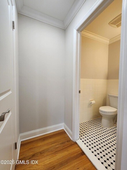 Building Photo - 96 Valley Rd