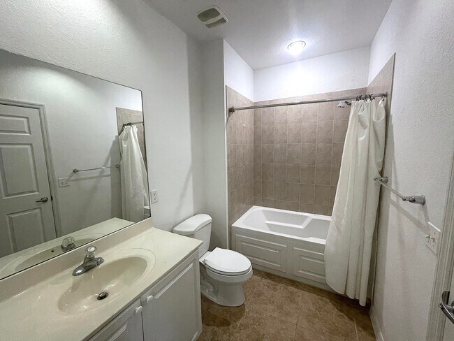 Building Photo - 1854 Pelican Dr