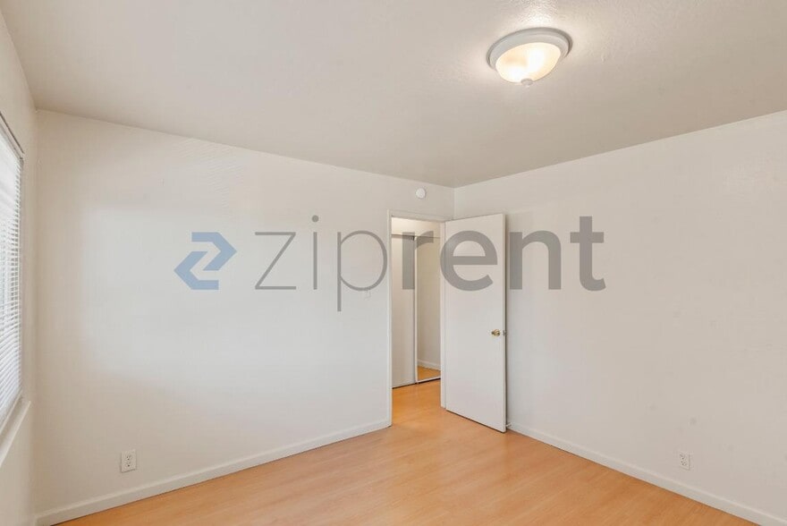 Building Photo - 7630 Lockwood St