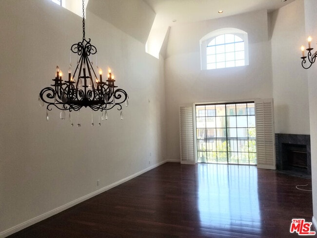 Building Photo - 10620 Eastborne Ave