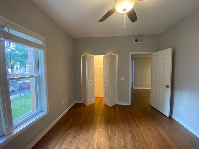 Building Photo - 650 W Arlington Pl