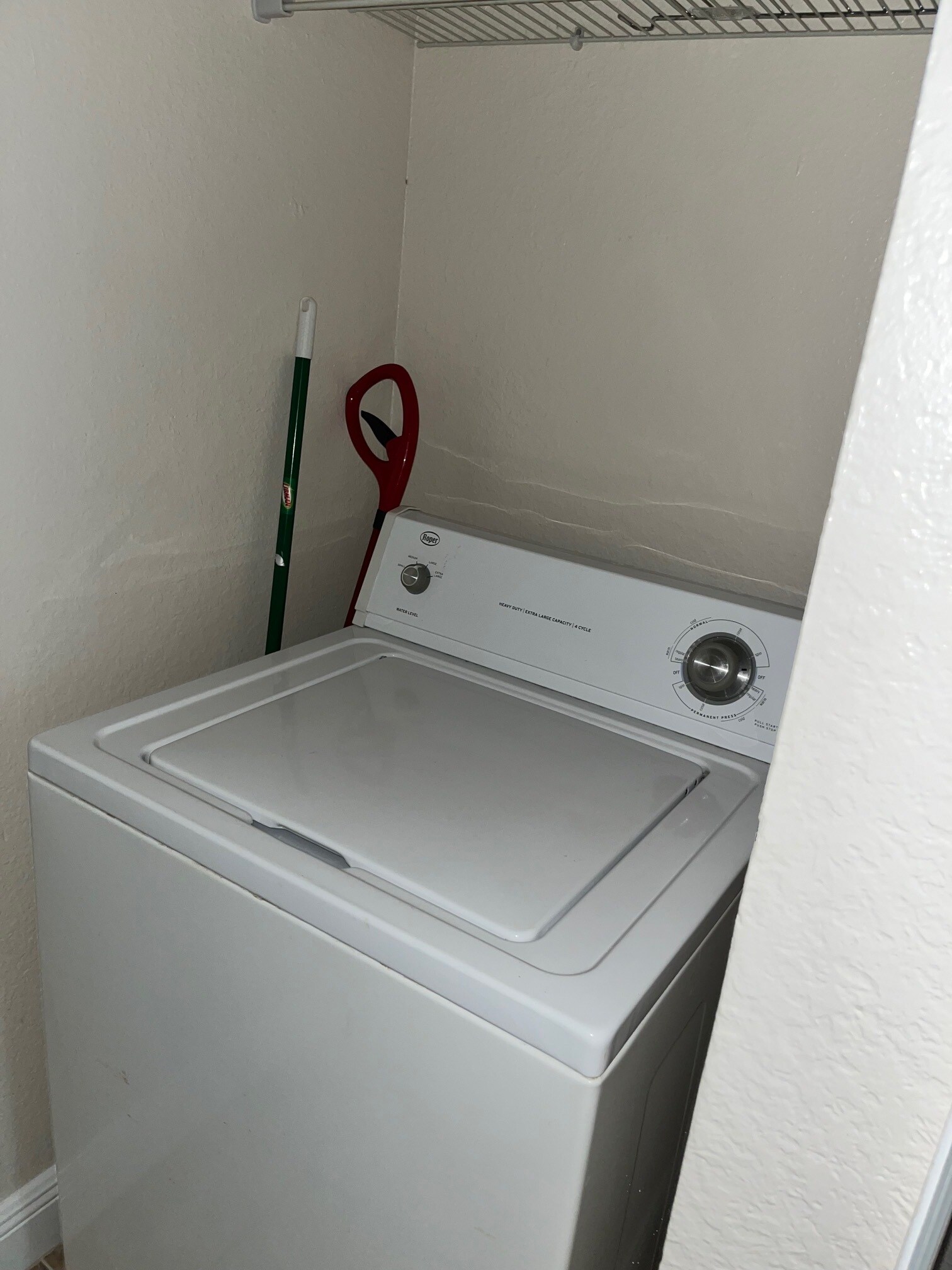 Building Photo - 2550 N Alafaya Trl