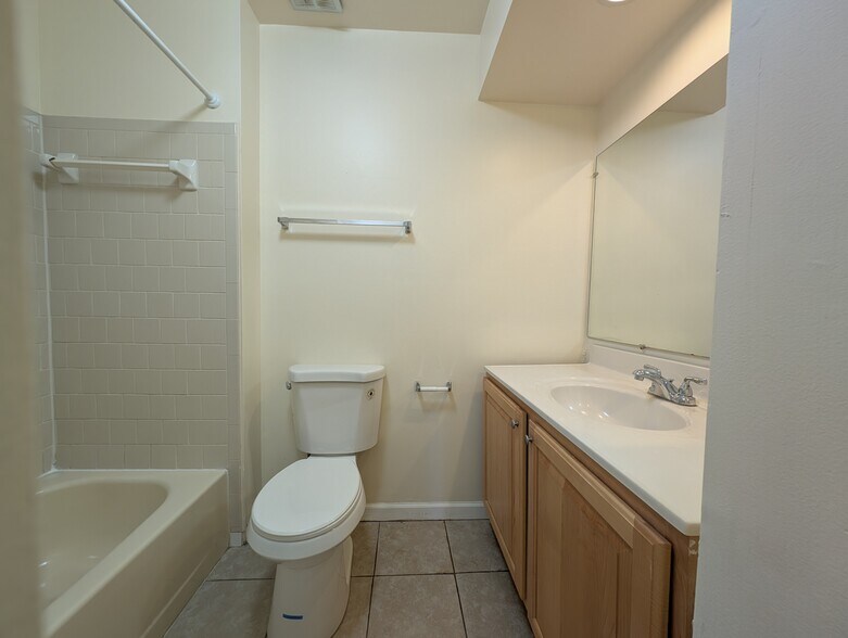 Building Photo - 3829 Water Drop Ct