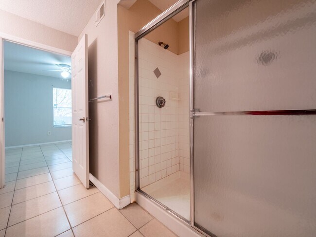 Building Photo - Bona Vista - 831 CW 104
