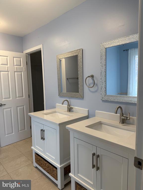 Building Photo - 10021 Windridge Dr