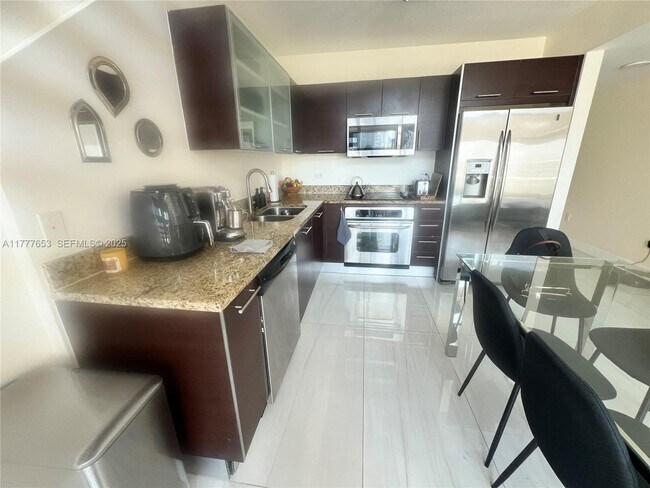 Building Photo - 41 SE 5th St