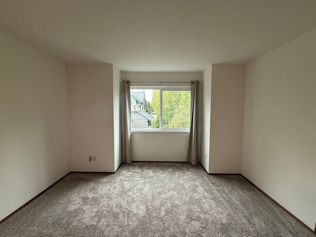 Building Photo - 206 Vista Prieta Ct
