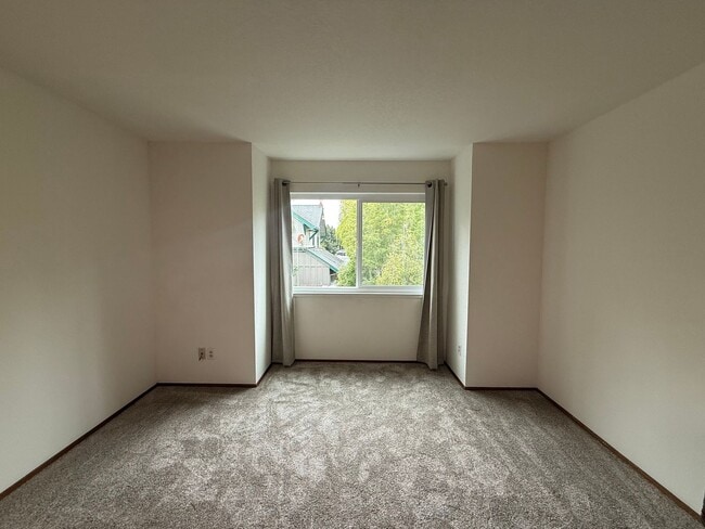 Building Photo - 50% off 1st Months Rent! Low income 62+ 1 bedroom at Vista Prieta!