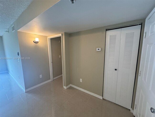 Building Photo - 111 Yacht Club Way