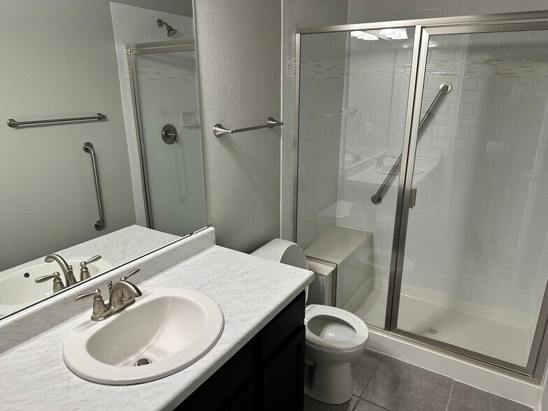Building Photo - 17451 Leisure Lake Dr