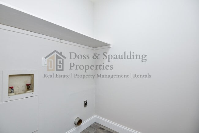 Building Photo - 3624 Heathrow Dr