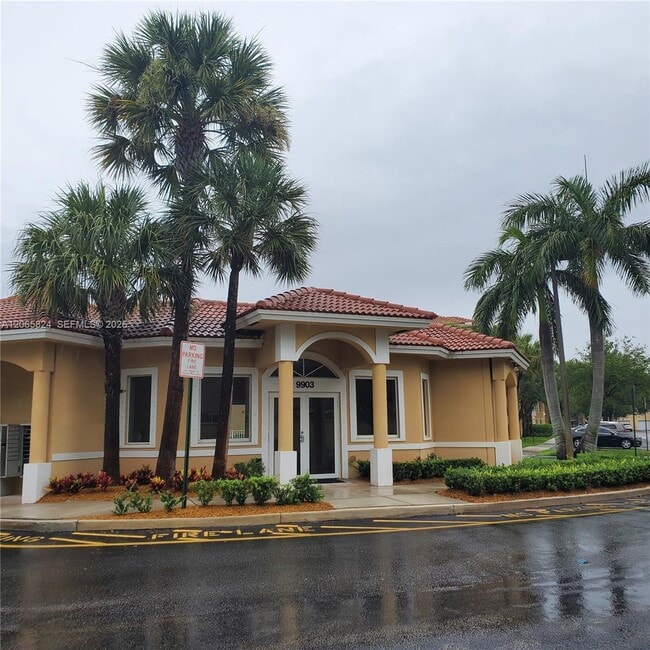 Building Photo - 9909 Westwood Dr