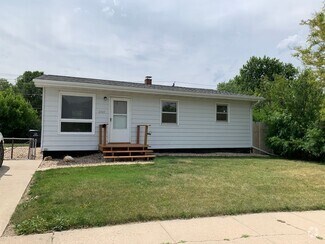 Building Photo - 3 Bedroom, 1 Bath House for Rent