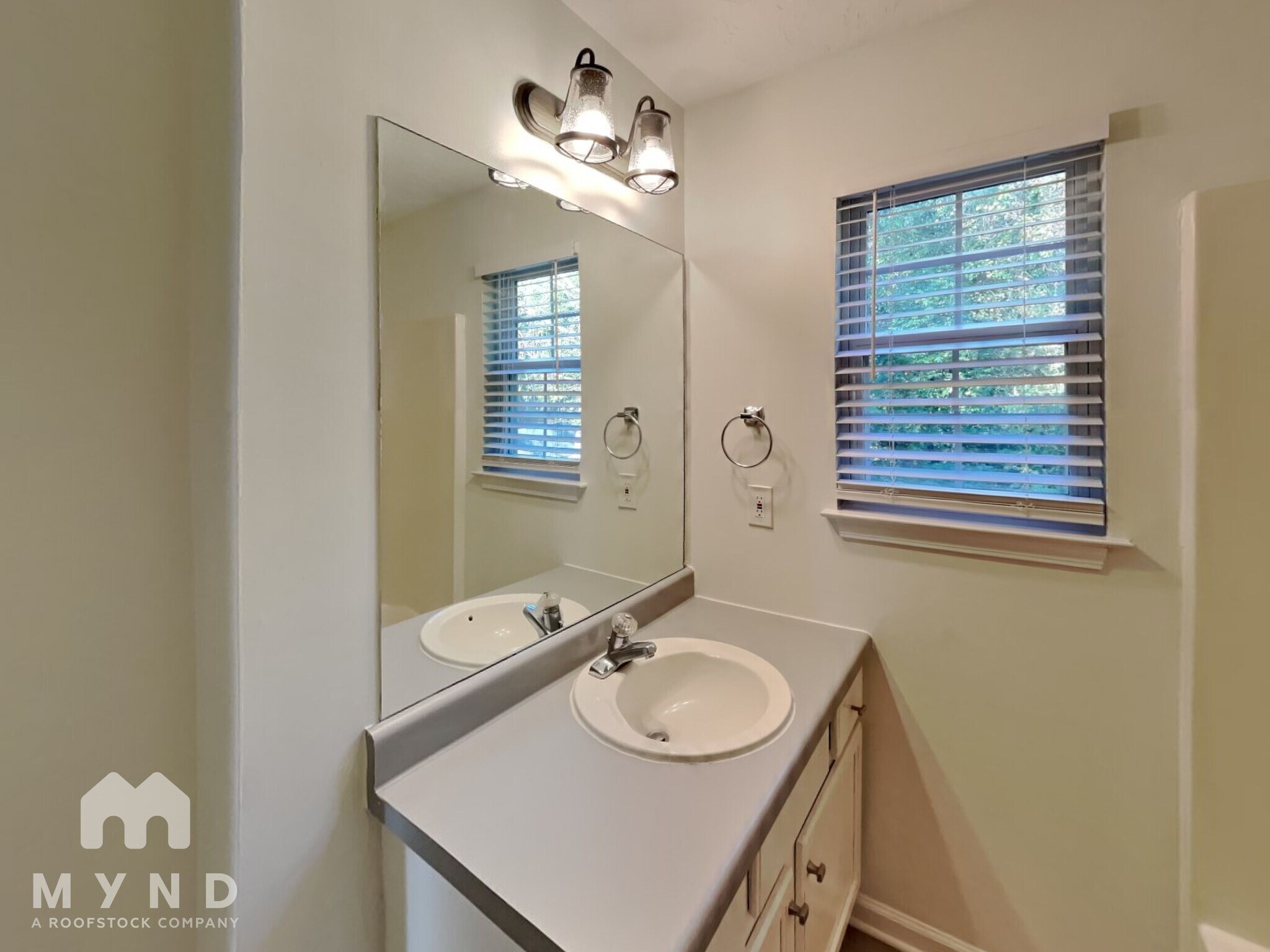 Building Photo - 251 Cedars Glen Cir