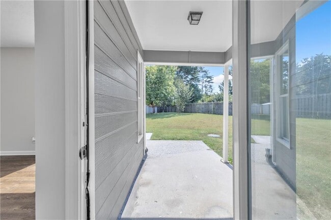 Building Photo - 250 Meadow View Dr
