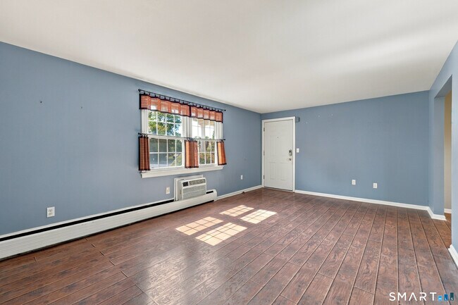 Building Photo - 45 Brewster Rd