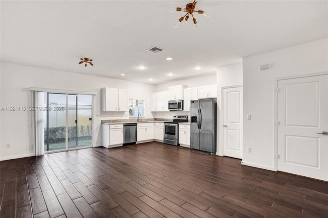 Building Photo - 4029 NW 11 Dr